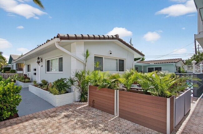 Building Photo - 2175 SE 6th St