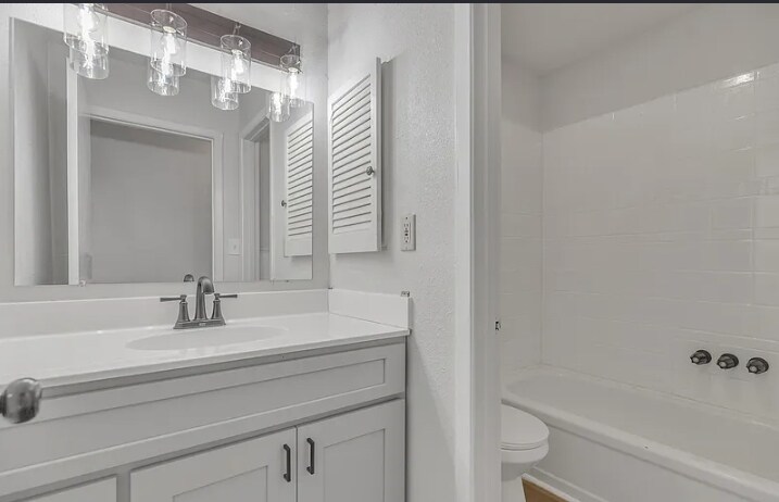 Foto principal - 4015 Goshen Pass St
