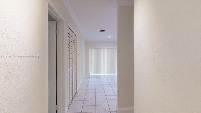 Foto del edificio - 13015 SW 54th St  13015 Miami Fl 33175