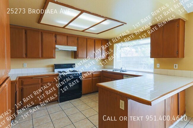 Building Photo - Super cute 3 bedroom single-story!