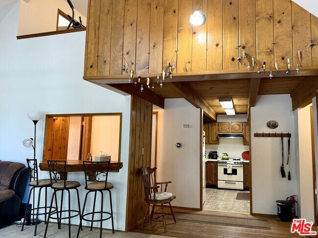 Foto del edificio - 701 Pinnacle Dr