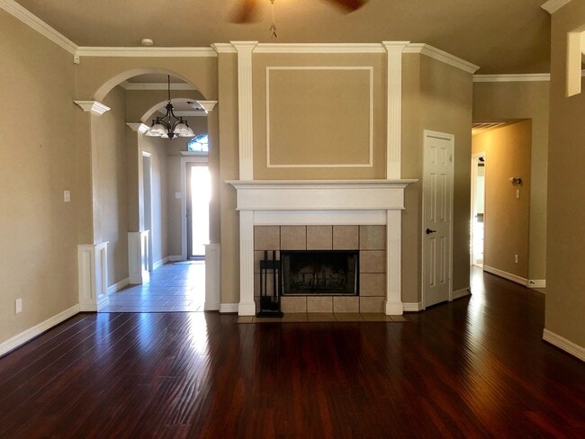 Building Photo - 4 Bedroom in South Lubbock