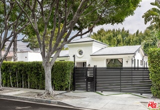 Building Photo - 540 Westmount Dr