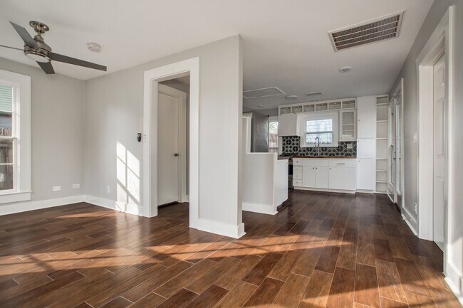 Foto del edificio - 4500 Avenue H