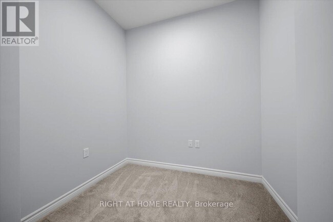 Building Photo - 1350 Hemlock Rd