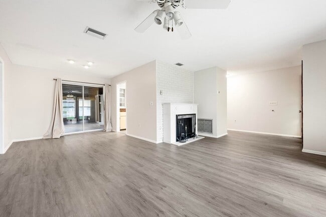 Photo - Welcome to Nature's Paradise! House