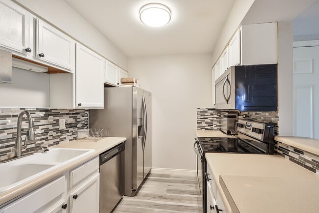 Building Photo - 4682 White Rock Cir