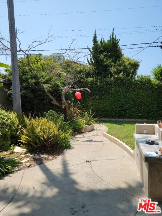 Foto del edificio - 8501 Lilienthal Ave