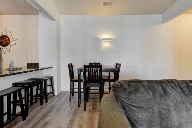 Foto del edificio - 2200 Classen Blvd