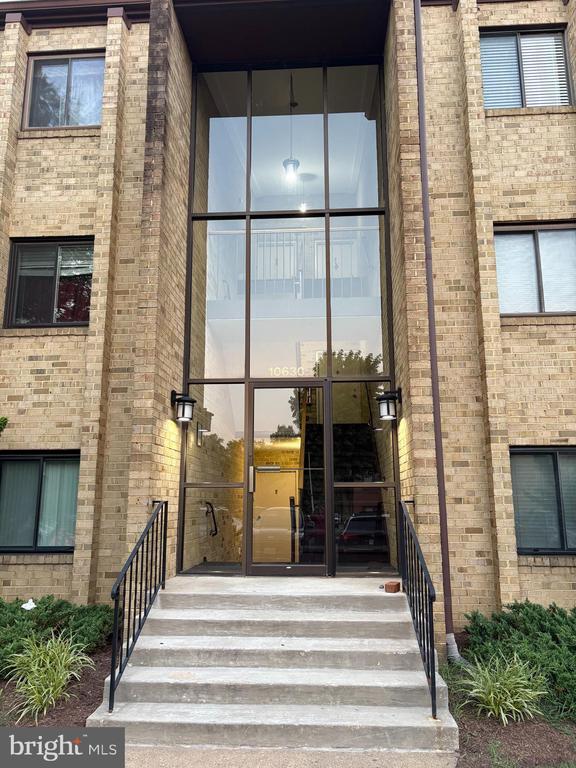 Building Photo - 10630 Provincial Dr