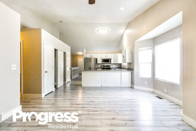 Foto del edificio - 520 N Irie Ln
