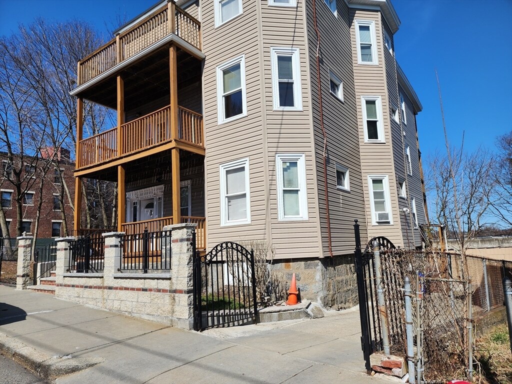 39 Deering Rd Unit 2, Boston, MA 02126 Room for Rent in Boston, MA