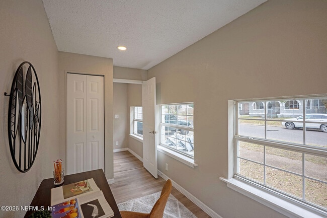 Foto del edificio - 325 Alder St