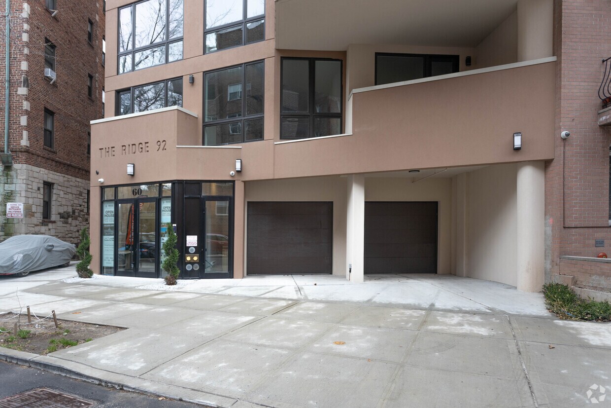 Building Photo - 60 92nd St