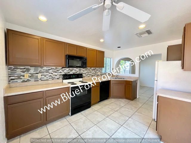 Photo - 610 W Cassidy Pl House