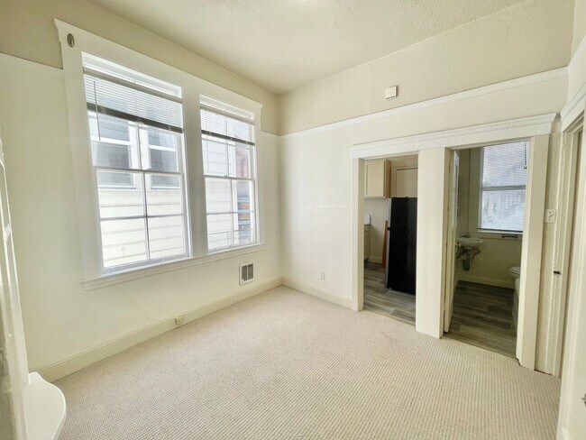 Foto del edificio - 585 Birch St