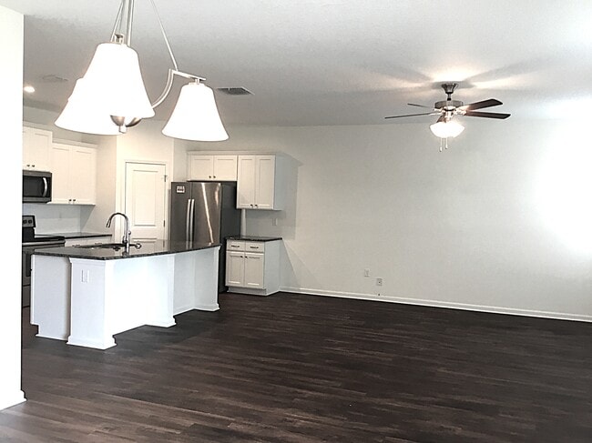Building Photo - 8116 Golden Bamboo Dr