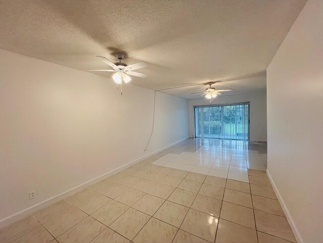 Building Photo - 2600 SW 22nd Ave