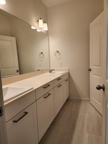 Foto del edificio - 1300 Pebblebrook Dr