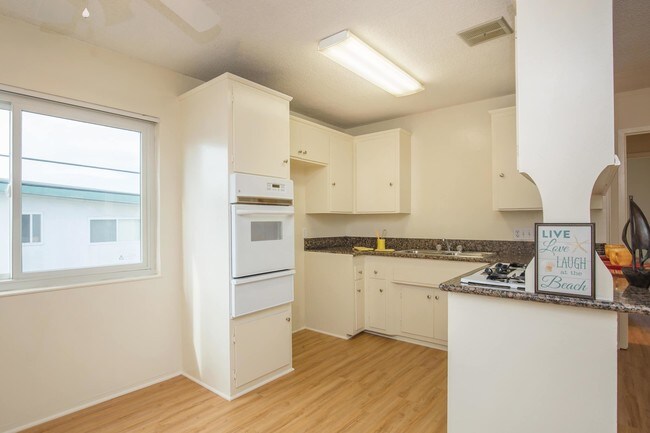 Sea Breeze Apartments At The Beach Redondo Ca Building Photo Sea Breeze Apartments At The Beach