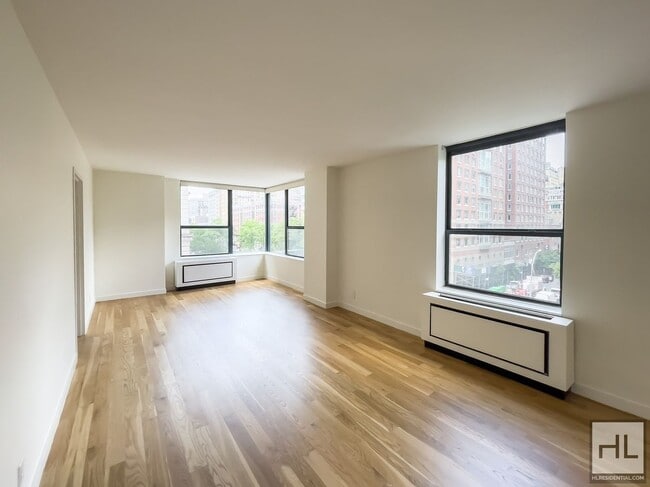 Building Photo - W 87th St