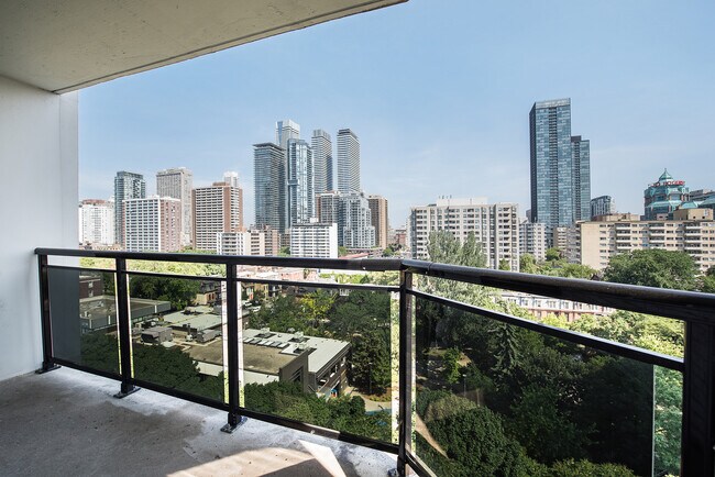 Photo du bâtiment - 80 Wellesley Street East