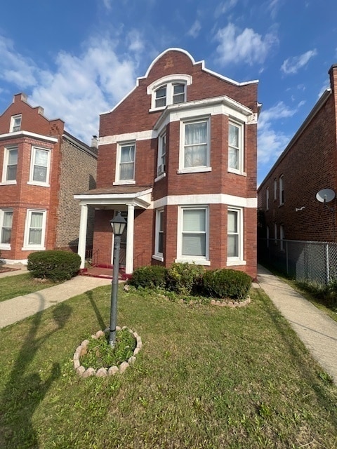 Building Photo - 4222 W Cullerton St