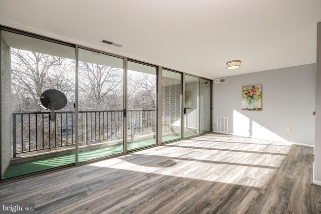 Building Photo - 4415 Briarwood Ct N