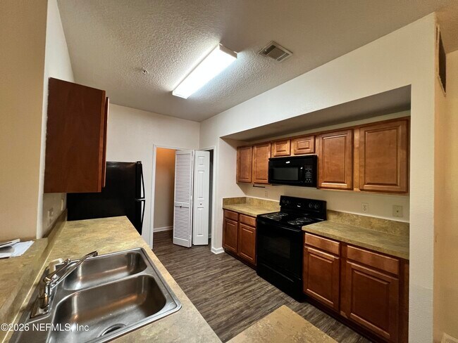 Foto del edificio - 3620 Kirkpatrick Cir