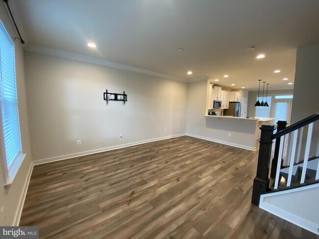 Foto del edificio - 8612 Shady Pines Dr