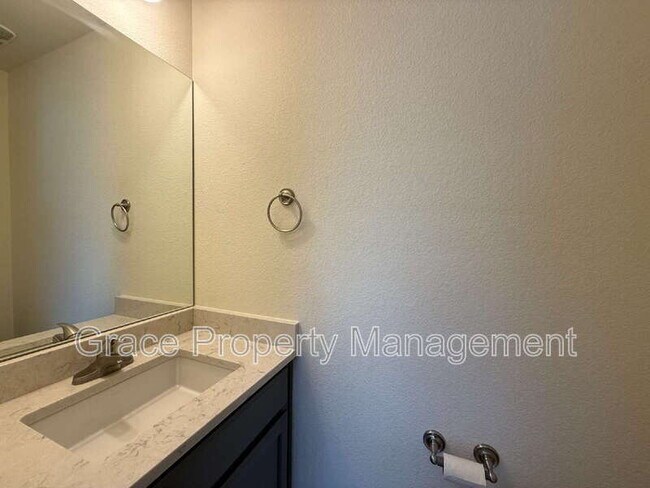 Building Photo - 2856 S Fox Ct