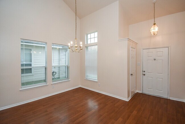 Foto del edificio - 19327 Poppy Grove Ln
