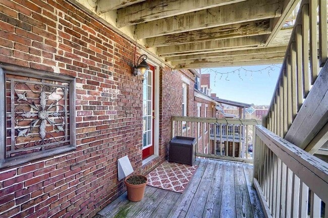 Building Photo - 105 W Merrimack St