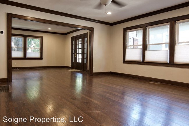 Building Photo - 1109 W 49th St