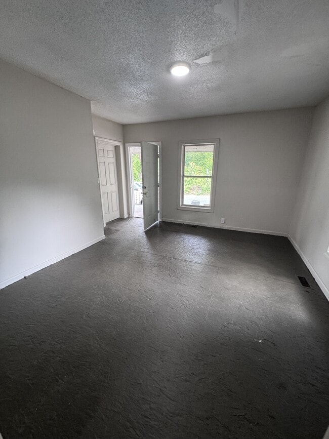 Building Photo - 632 Taggart Ave