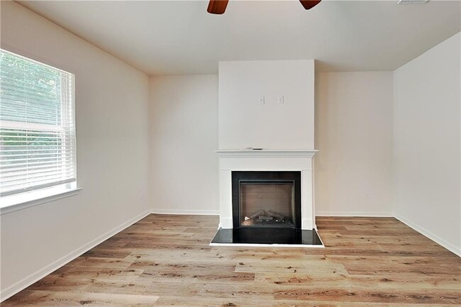 Building Photo - 4971 Terrace Dr