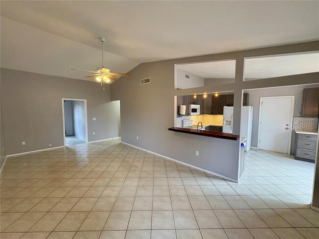 Building Photo - 1314 N Brink Ave