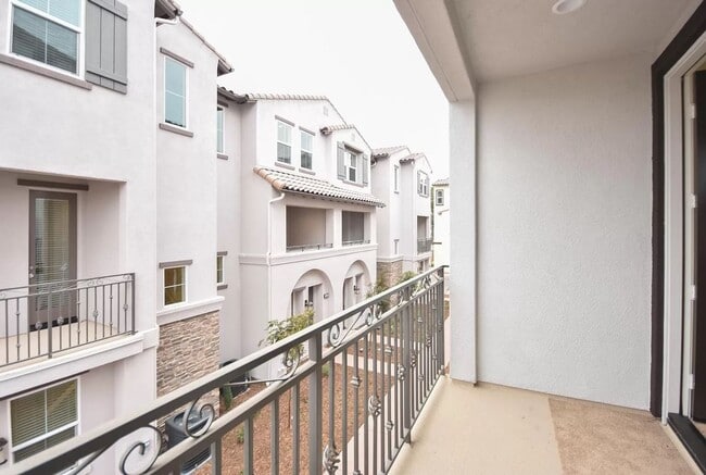 Building Photo - Newly Renovated Spacious 3 Bedroom Available for Rent Today! Don't Miss your chance!! Rent Today!!