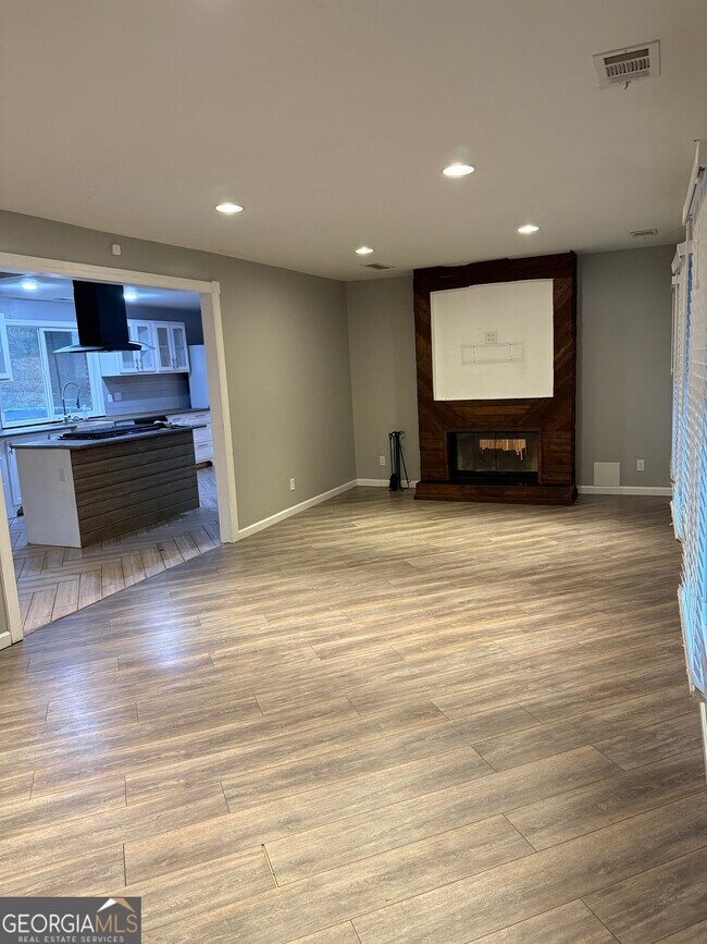 Foto del edificio - 2365 Statler Dr