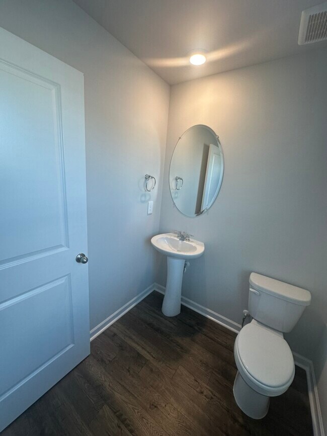 Foto del edificio - 504 Cloudland Dr