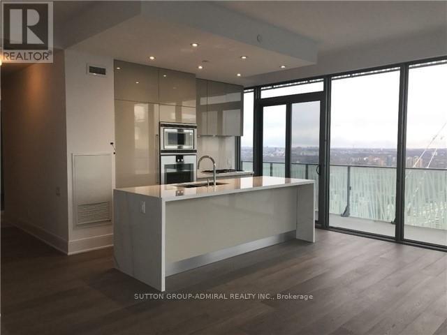 Building Photo - 42 Charles St E