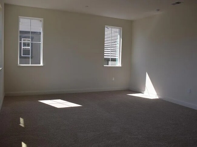 Building Photo - 17604 Calle Siena Ct