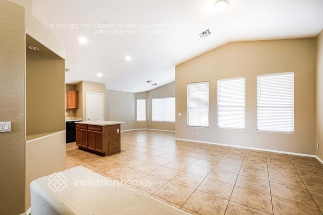 Foto del edificio - 9129 W MacKenzie Dr
