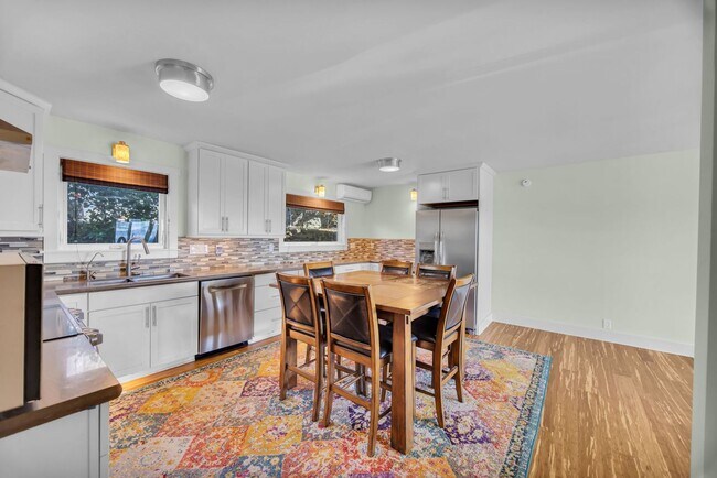 Building Photo - 1276 S Nahale Pl