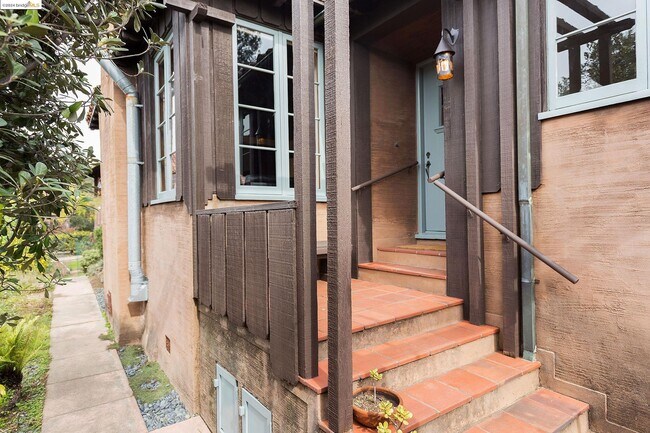 Foto del edificio - 2518 Rose Walk