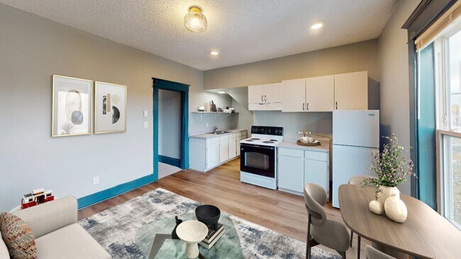 Foto del edificio - 6307-6321 Roosevelt Way NE