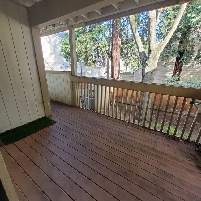 Building Photo - Concord Convenient - 2bd/2ba Condo w/excep...