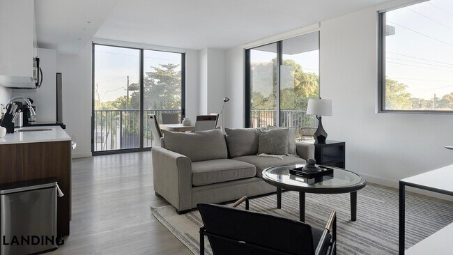 Foto del edificio - 3830 NW 11th St