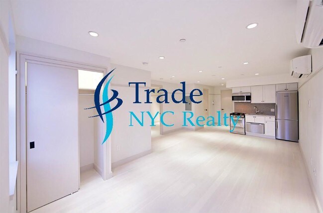 Building Photo - 557 Broome St