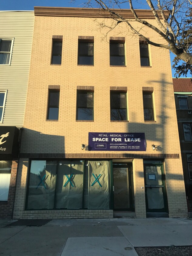 Primary Photo - 727 Morris Park Ave